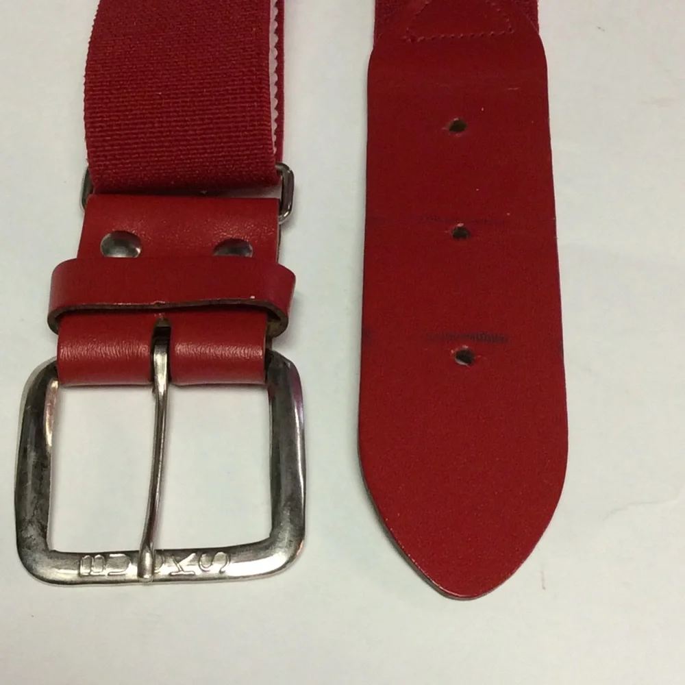 Bucks Youth Unisex Red Belt Baseball Softball & Set of 2 Pairs of Socks